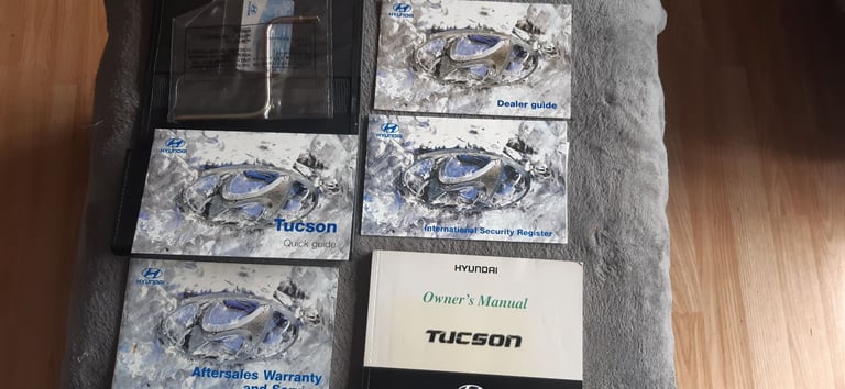 Hyundai tucson hand book pack