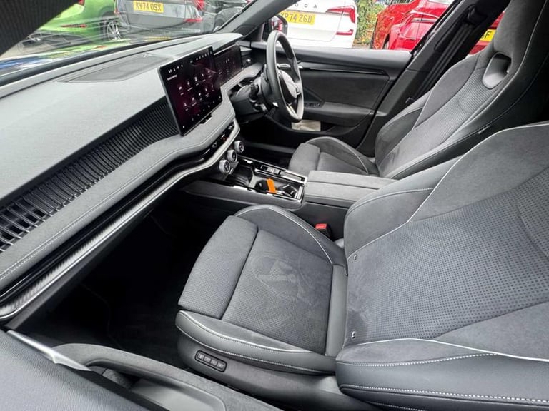 2025 Skoda Superb 1.5 TSI iV Sportline 5dr DSG Automatic Estate Hybrid Automatic