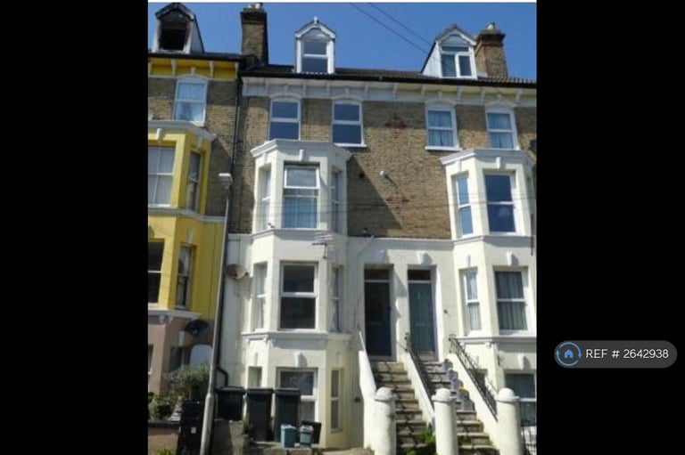 2 bedroom flat in Templar Street, Dover, CT17 (2 bed) (#2642938)
