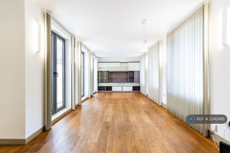 image for 2 bedroom flat in Stile Hall Parade, London, W4 (2 bed) (#2342495)