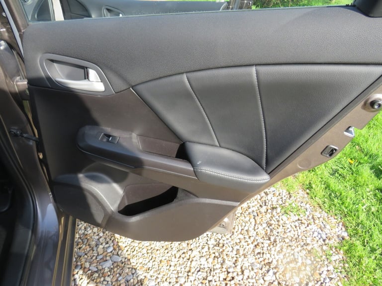 2013 Honda Civic 1.8 i-VTEC EX  EXCELLENT OVERALL CONDITION HATCHBACK Petrol Manual