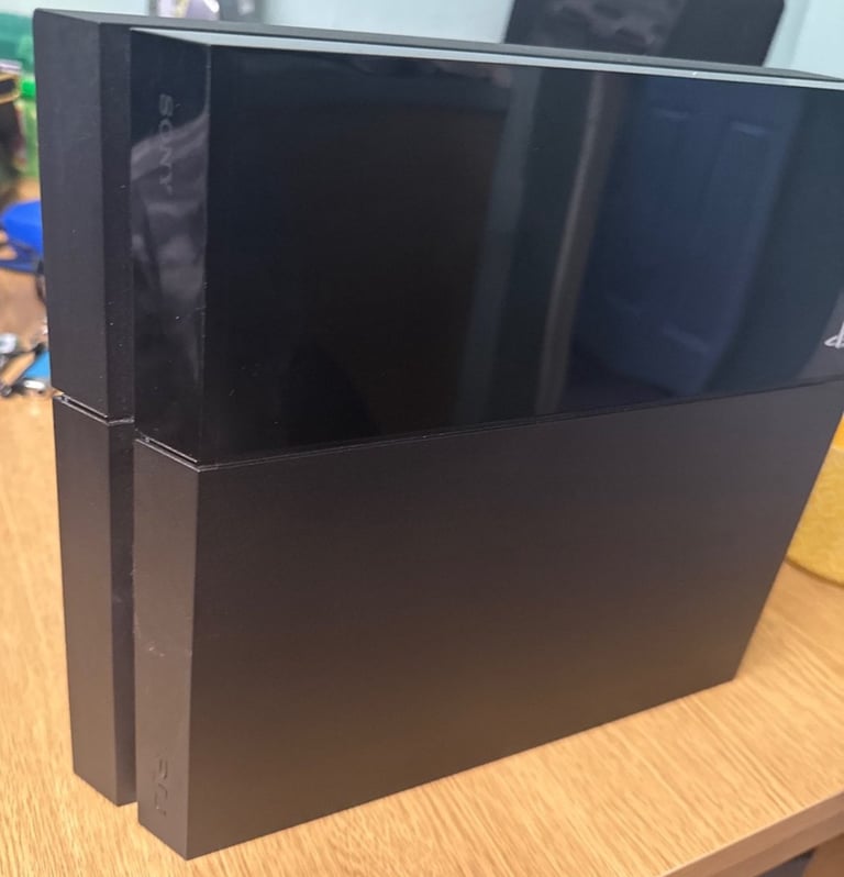 Fully working ps4 500gb console