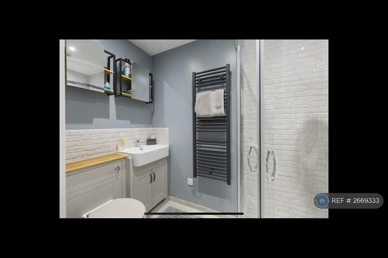 1 bedroom flat in Weare Court, Bristol, BS1 (1 bed) (#2669333)