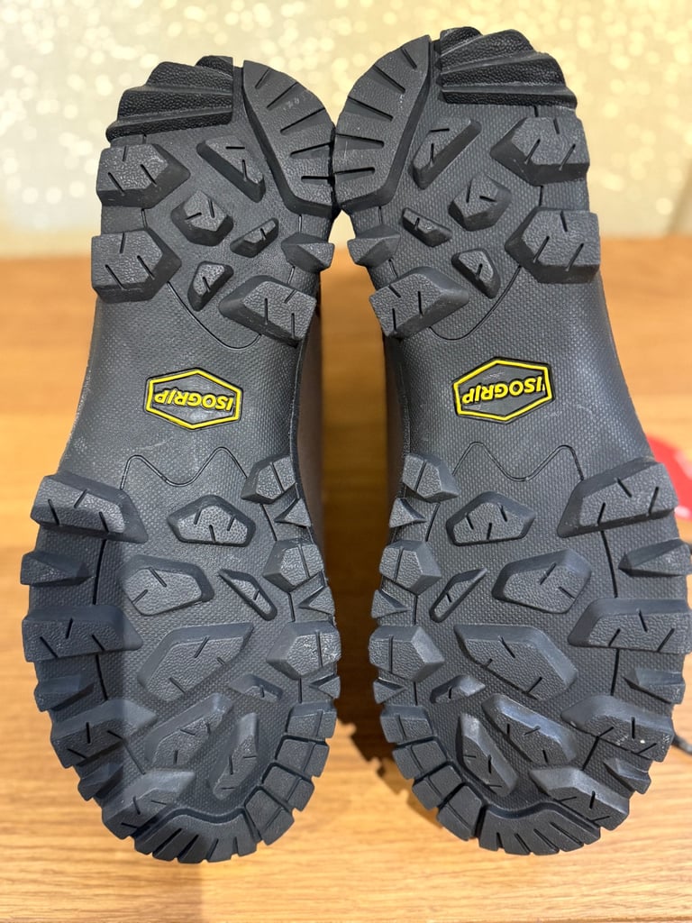 Mountain Warehouse Brown women’s walking boots Size 7. 