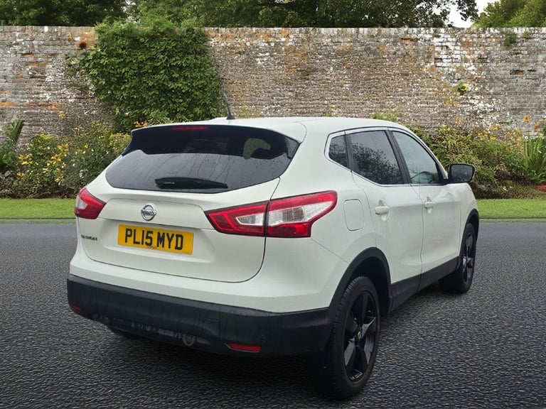 2015 Nissan Qashqai 1.2 DIG-T n-tec SUV 5dr Petrol Manual 2WD Euro 6 (s/s) (115 ps) Petrol Manual