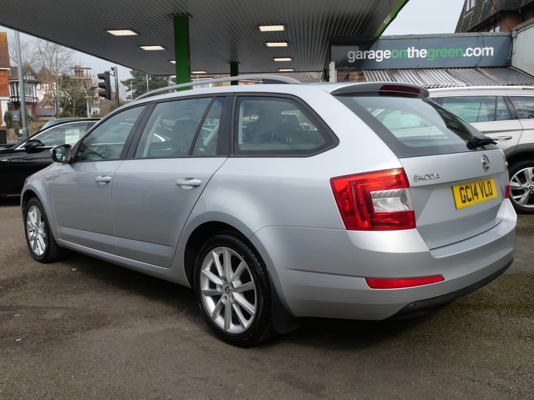2014 Skoda Octavia 2.0 TDI Elegance DSG Euro 5 (s/s) 5dr Only 32000 Miles