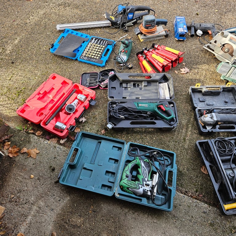 Various Tools Shed to clear