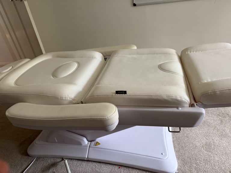 Massage bed 