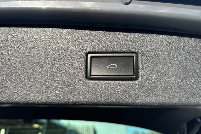 2020 Volkswagen Tiguan 2.0 TDI Elegance 5dr DSG SUV Diesel Automatic