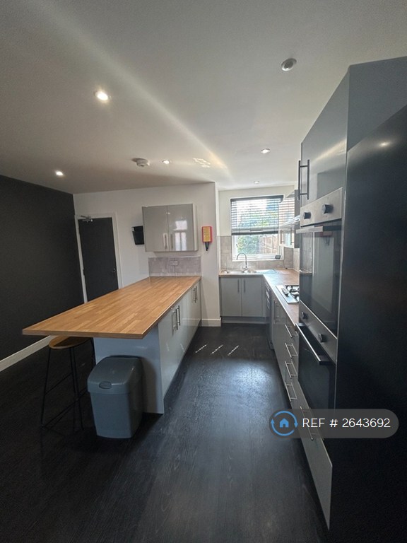 6 bedroom house in Garnier Street, Portsmouth, PO1 (6 bed) (#2643692)