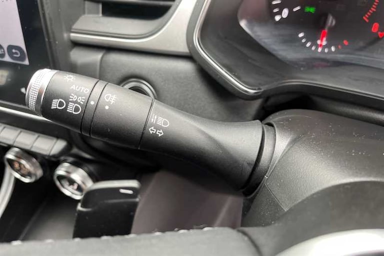 2021 Renault Captur 1.3 TCe (140 PS) Iconic 5 Door Petrol SUV Automatic SUV Petrol Automatic