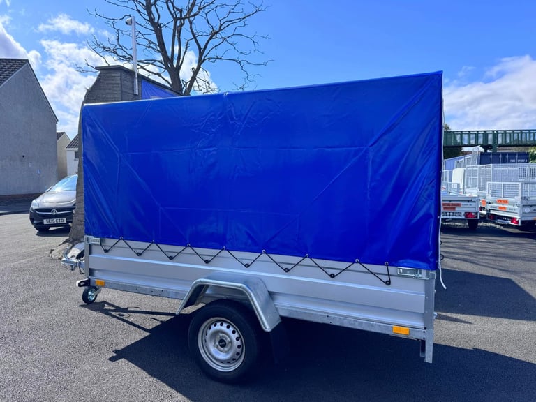 BRAND NEW 8,7ft x 4,2ft SINGLE AXLE TRAILER WITH FRAME AND COVER AND RAMP 750KG
