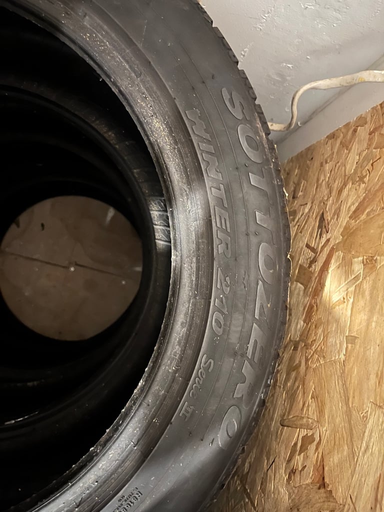 Winter tyres 245/45/17 x 5 