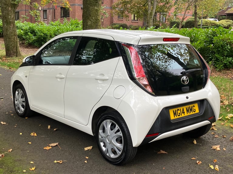 2017 TOYOTA AYGO 1.0 VVTi X-Play 5dr **CARPLAY - TOP SPEC - FULL MOT - ONLY 26,000 MILES**