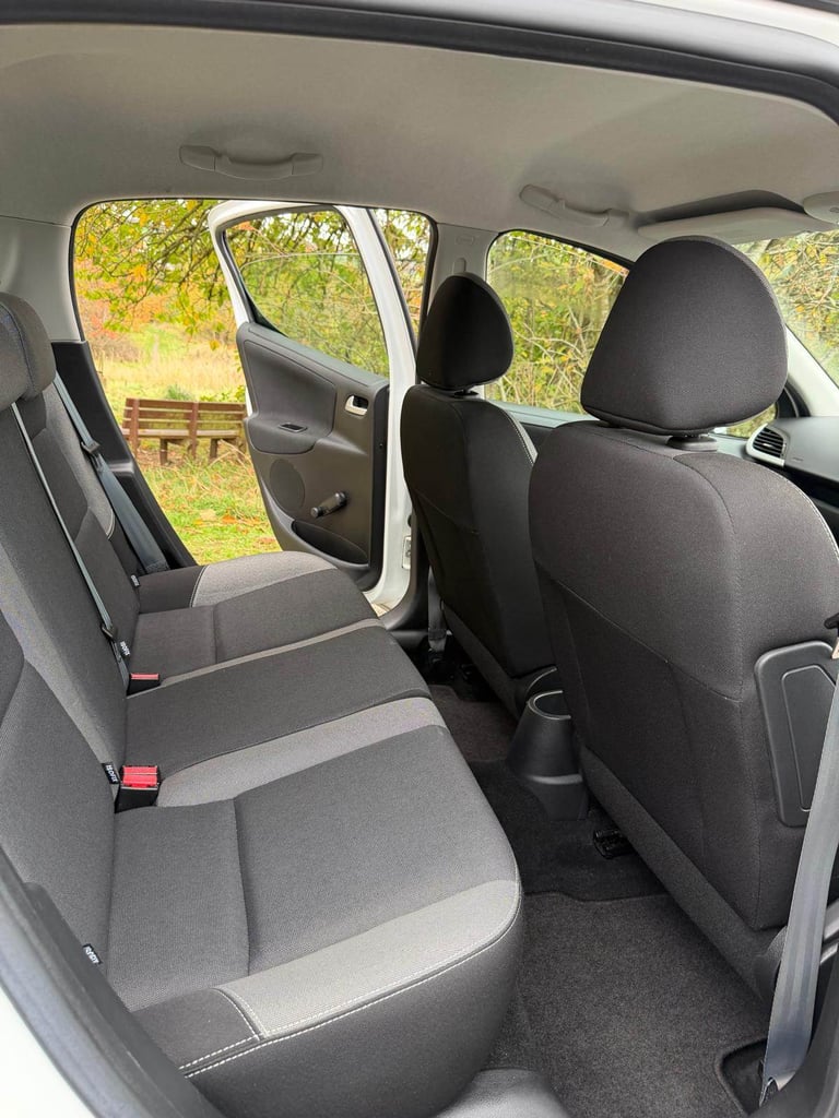 Peugeot, 207, Hatchback, 2011, Manual, 1360 (cc), 5 doors