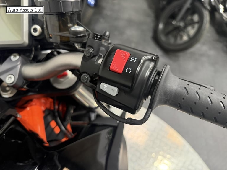 2016 KTM 1290 Super Duke R 1290 Naked Petrol Manual (172 ps) Naked Petrol Manual