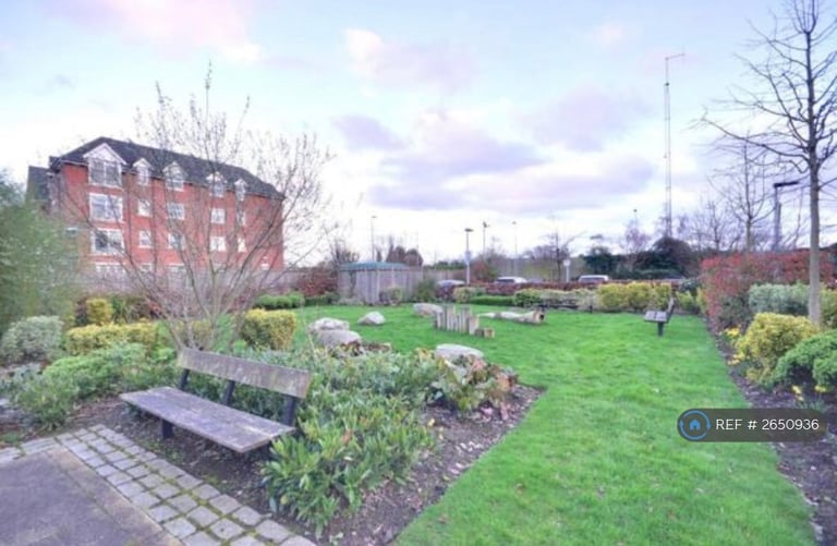 2 bedroom flat in Piccadilly House, Ruislip, HA4 (2 bed) (#2650936)