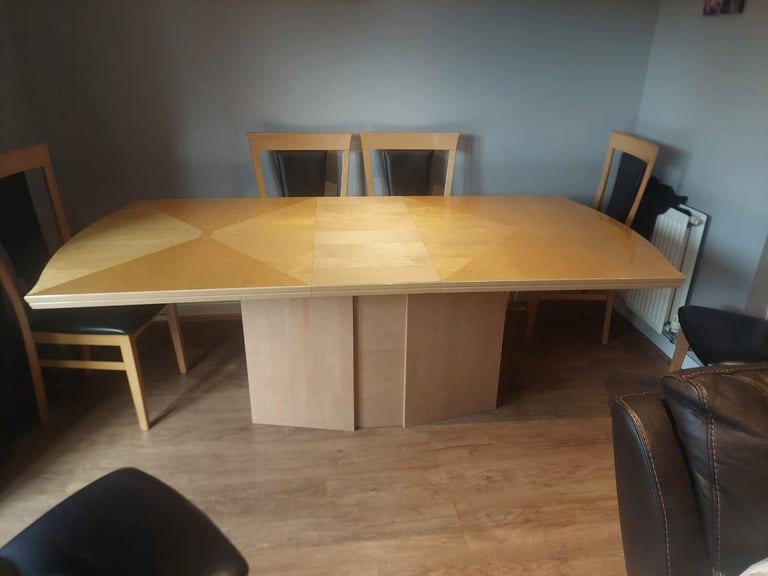 Dining table(no chairs)