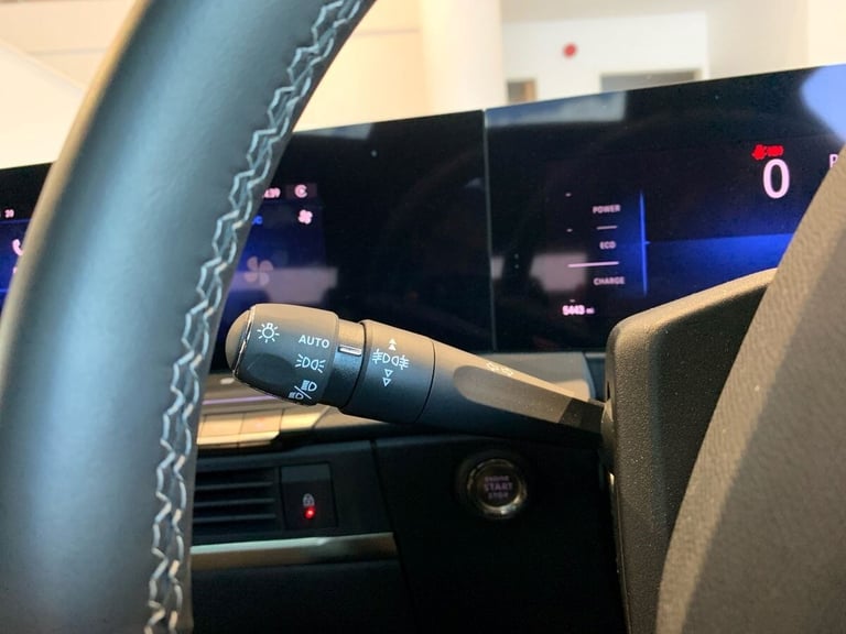 2023 Vauxhall Astra 115kW Ultimate 54kWh 5dr Auto Hatchback Electric Automatic