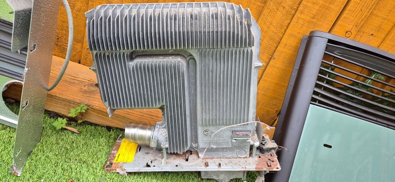 TRUMA TRUMATIC S3002P ULTRAHEAT gas and electric space heater for camper caravan motorhome.