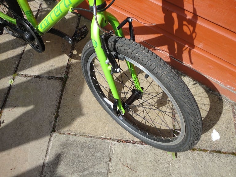 Carrera abyss childs bike suit age 6 to 8 years, 20 inch wheels, lightweight frame, 7 gears