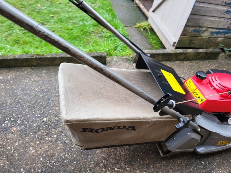 HONDA, HRB423, PETROL LAWNMOWER 