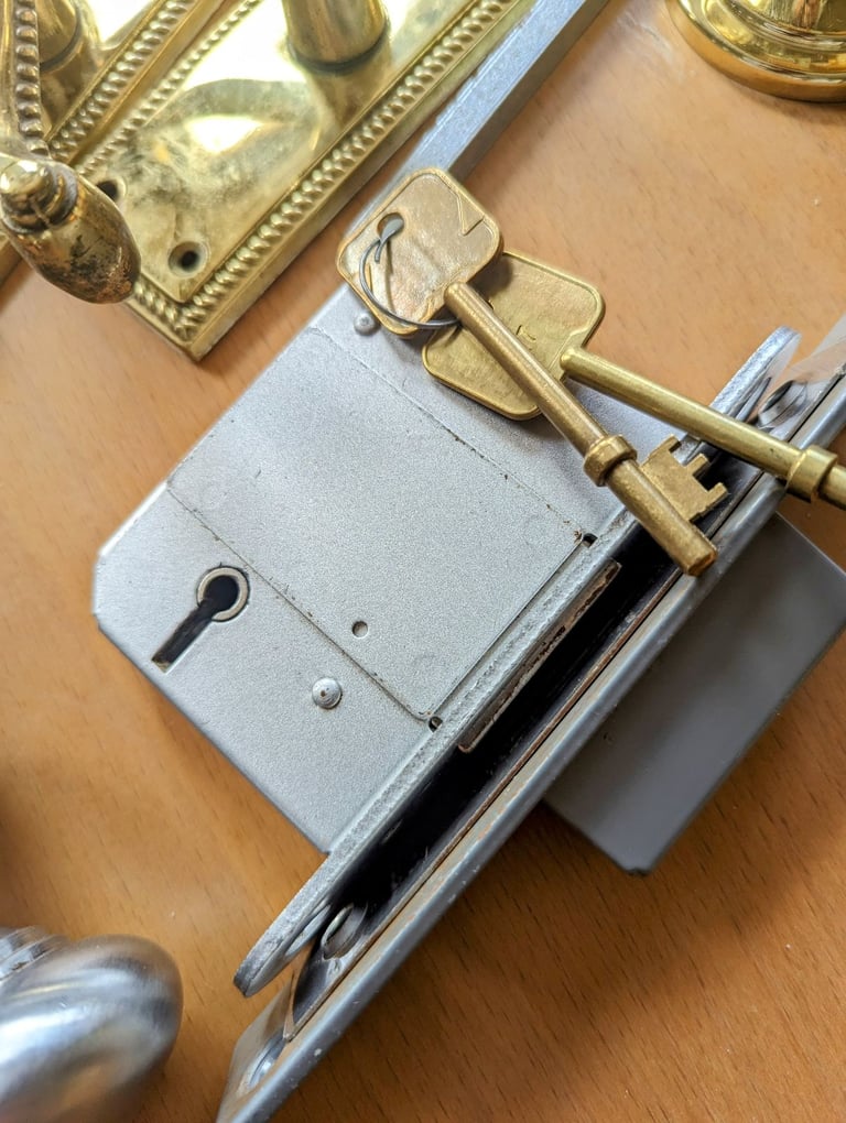 2 LEVER MORTICE DOOR LOCK (2keys)