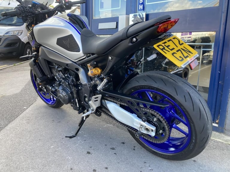 YAMAHA MT-09SP 2022 - FSH - AKRAPOVIC - HEATED GRIPS - TAIL TIDY + MORE