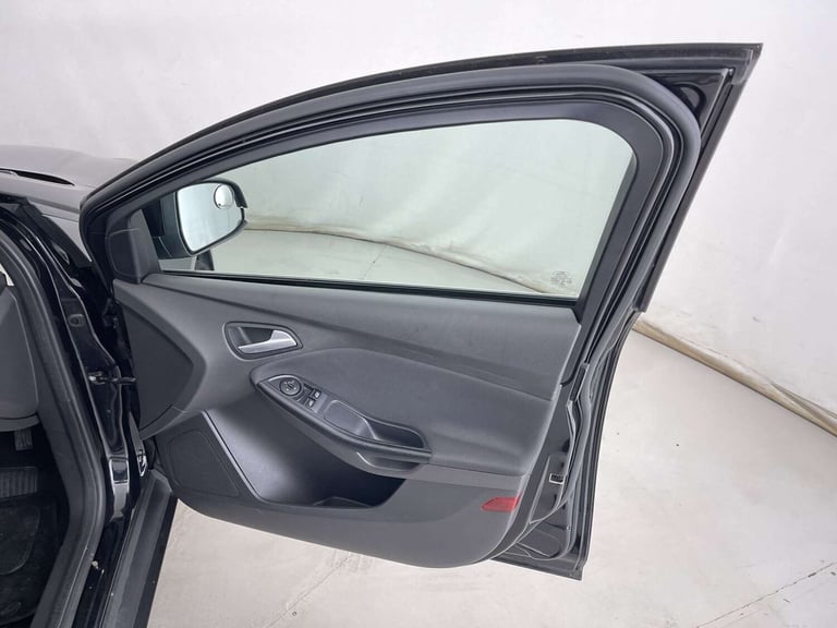 2014 Ford Focus 1.0 Focus Zetec T 5dr Hatchback Petrol Manual