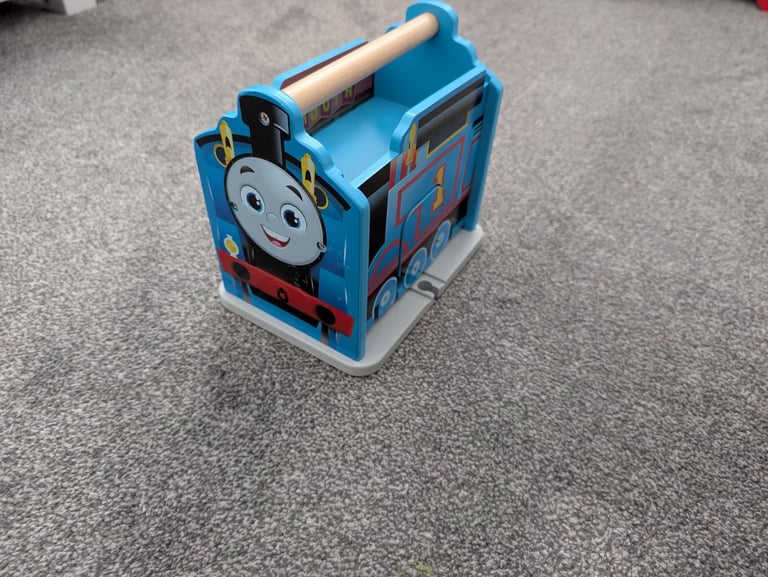 Thomas the tank engine travel train set