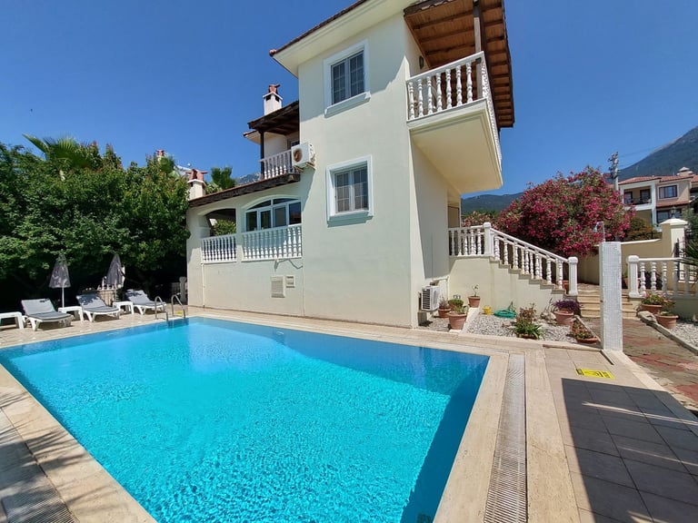 Holiday 4-bedroom villa located in Ovacik Fethiye Ölüdeniz 