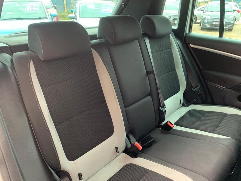 2014 Volkswagen Tiguan 2.0 TDi BlueMotion Tech R-Line 177 5dr ESTATE Diesel Manual