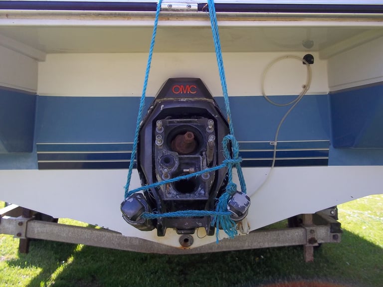 OMC COBRA TRANSOM GIMBAL WITH POWER TRIM RAMS AND PUMP