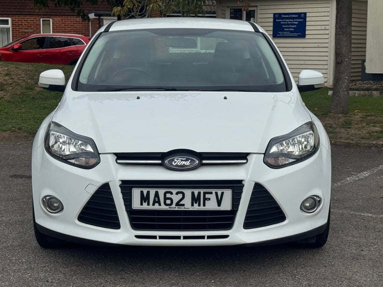 2012 (62) Ford, FOCUS, Zetec Hatchback, Manual, 998 (cc), Petrol 5 doors Low Mileage 