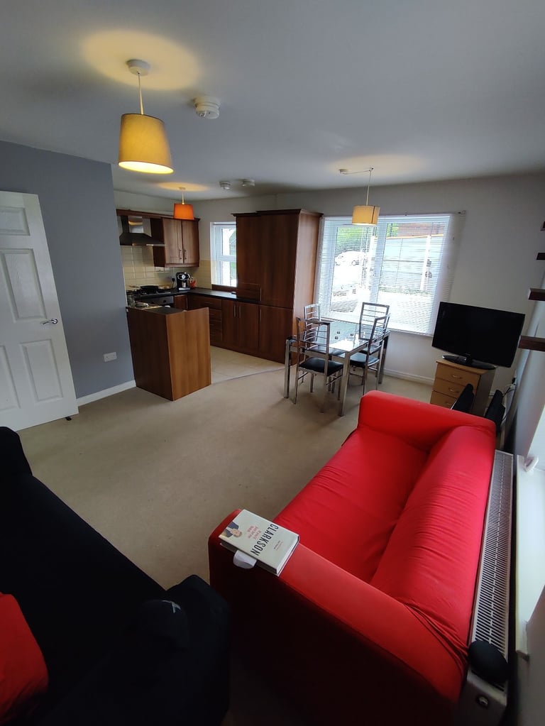 Spacious ground floor apartment near centre