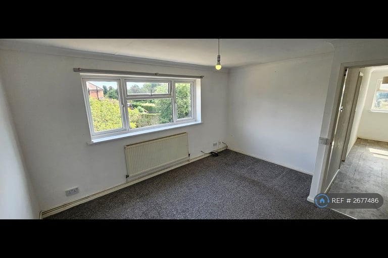 1 bedroom flat in Whitehall Court, Retford, DN22 (1 bed) (#2677486)