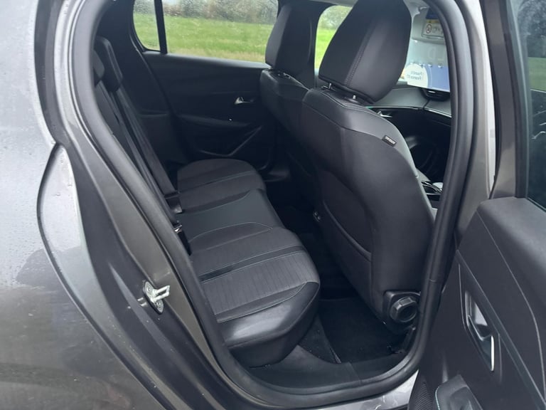 Peugeot 208 1.2 PureTech Allure Premium + Hatchback 5dr Petrol EAT Eu... 2023/23