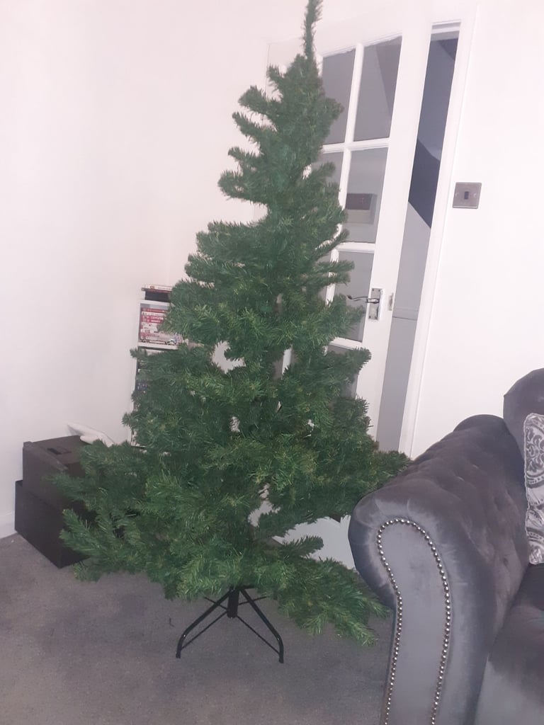 6ft Artificial Christmas tree 