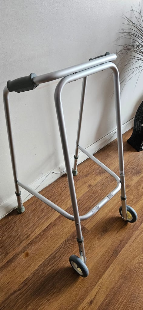 image for Zimmer frame 