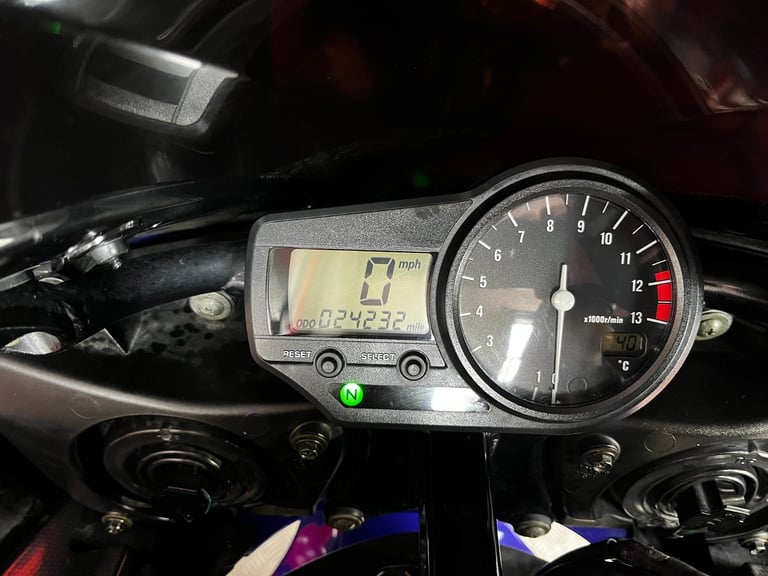 Yamaha YZF R1 5JJ LOVLEY CLEAN EXAMPLE