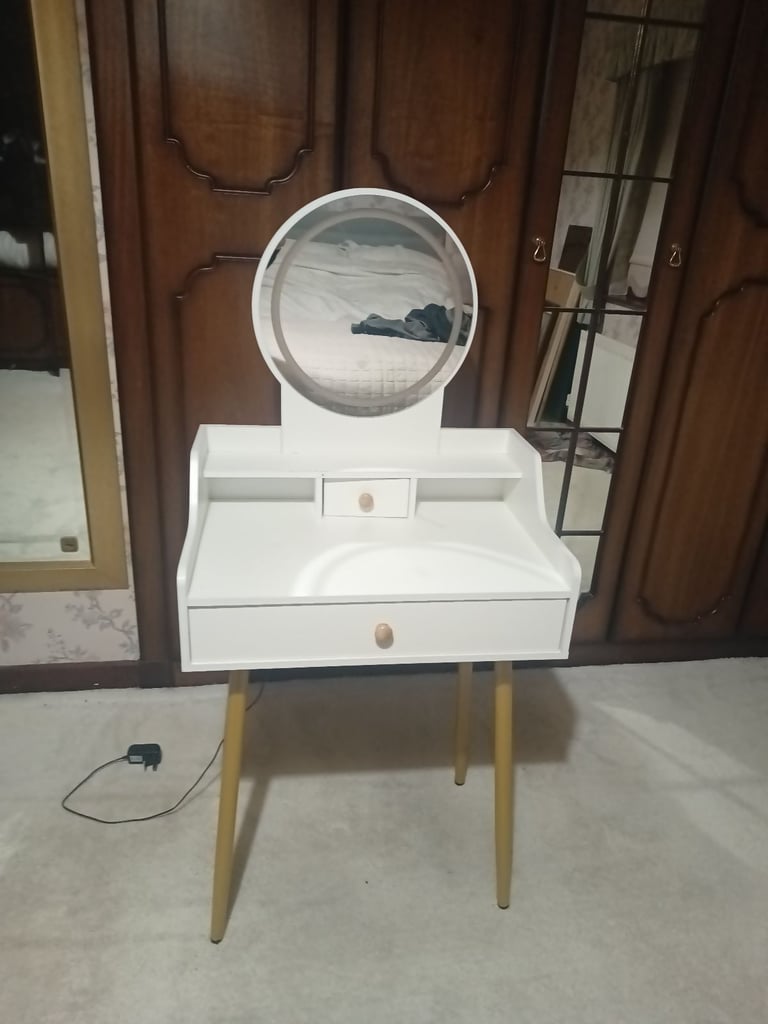 image for Zeaper dressing table with LED lights