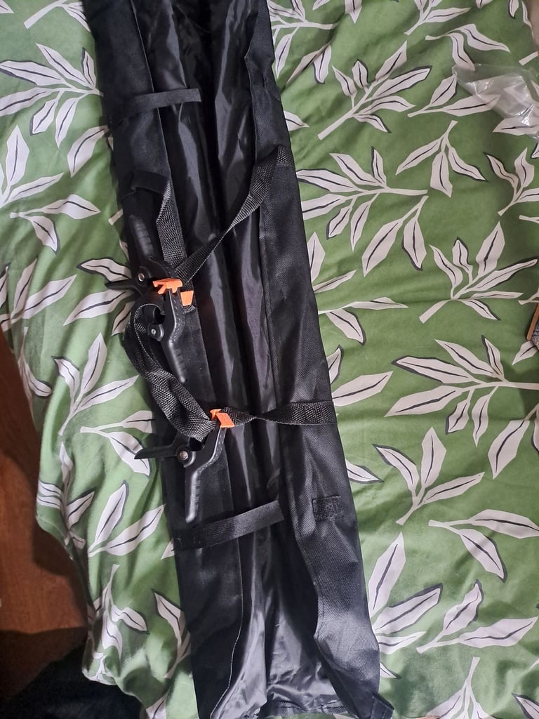 Cam tripods and storage bags