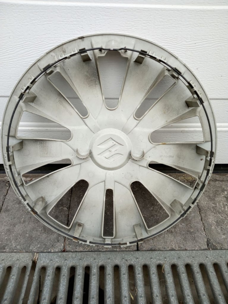 GENUINE ORIGINAL SUZUKI 14inch Wheel Trim Cover - ALMOST PERFECT CONDITION (See all ads)