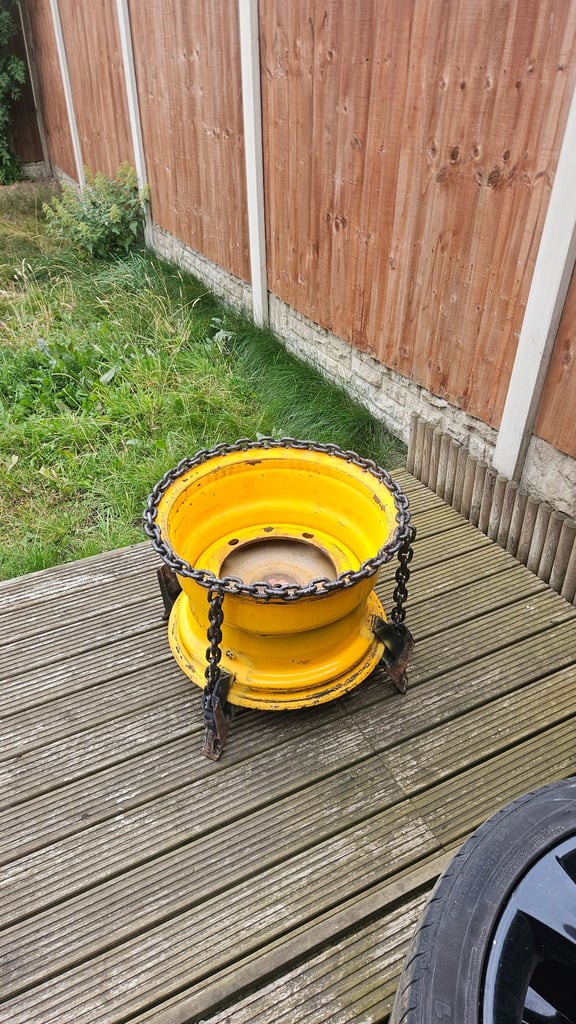 Outdoor fire pit 