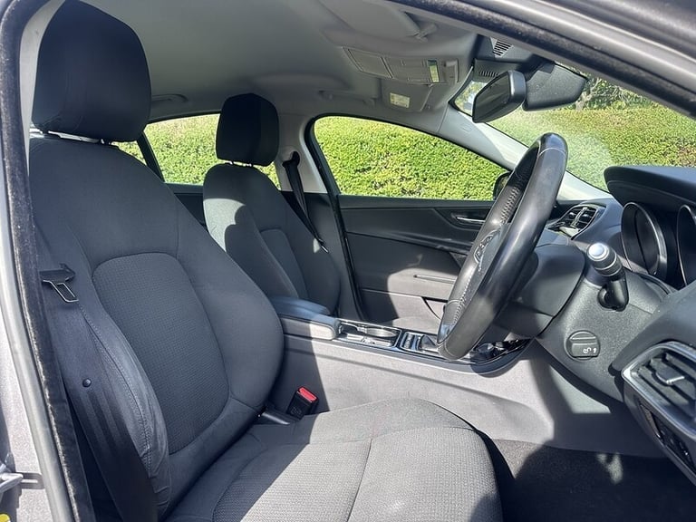 2017 Jaguar XE 2.0d SE 4dr SALOON DIESEL Manual