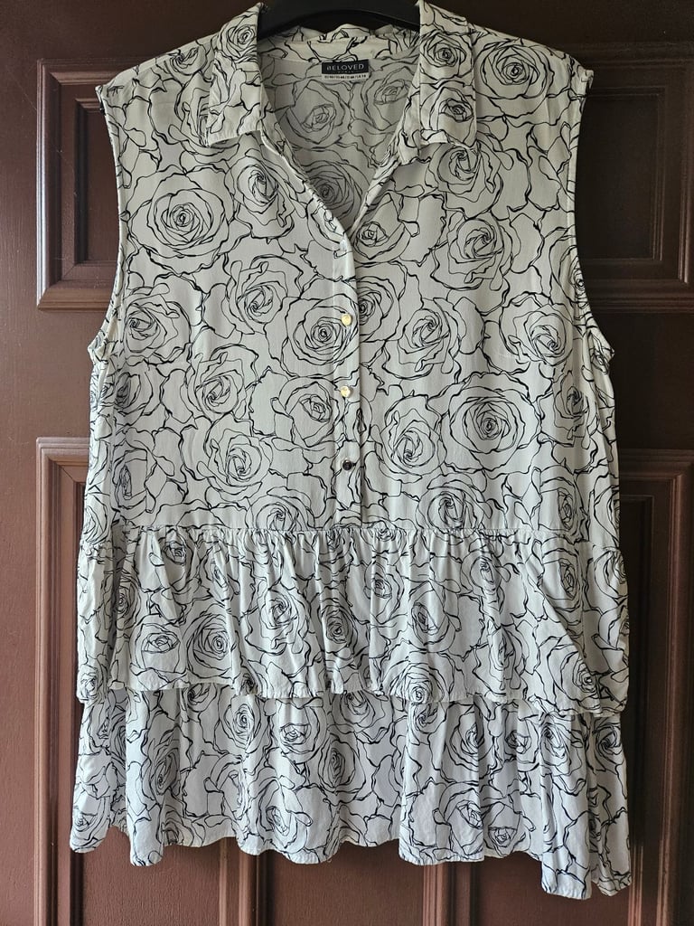 Bundle of 5 ladies tops / blouses, size 16/14 £5