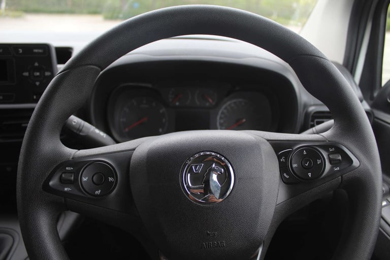 2020 Vauxhall Combo 2300 1.5 Turbo D 100ps H1 Sportive Van PANEL VAN DIESEL Manual