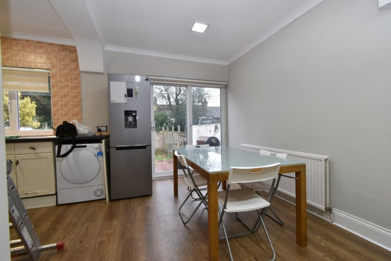 5 bedroom house in London, NW11