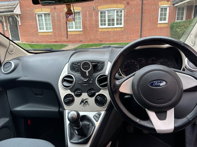 Ford, KA, Hatchback, 2011, Manual, 1242 (cc), 3 doors