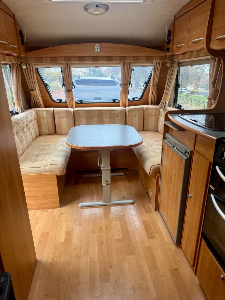 Caravan Adria Adora 532 UP Fixed Bed 2006